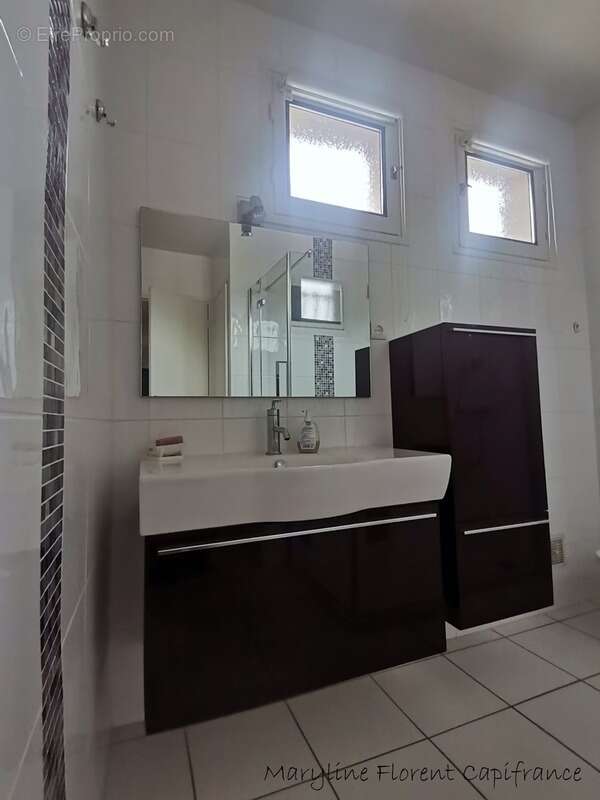 Maison à LA ROCHE-BLANCHE