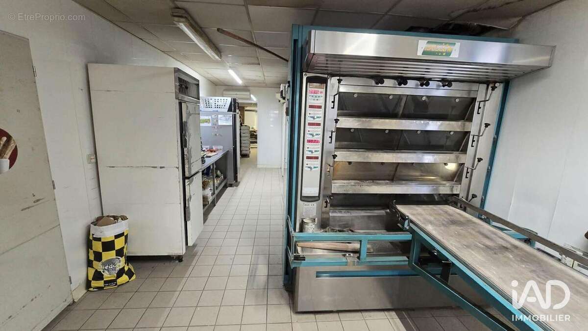 Photo 4 - Commerce à COUHE