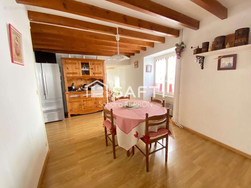 Commerce 285 m² à Saint-Jean-D'angely  - photo 6