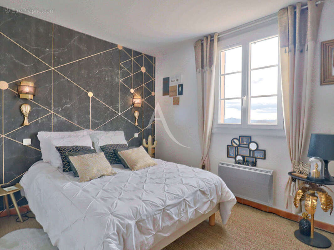 Maison à FORCALQUIER