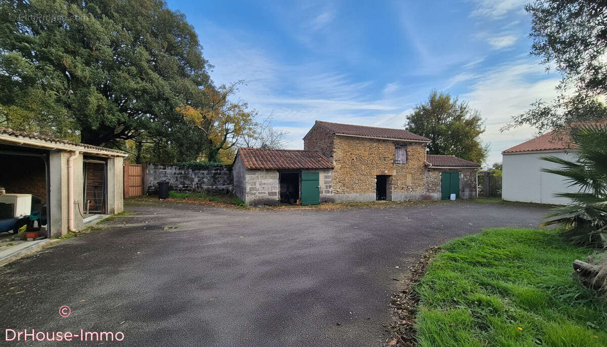 Maison à MAREUIL-SUR-LAY-DISSAIS