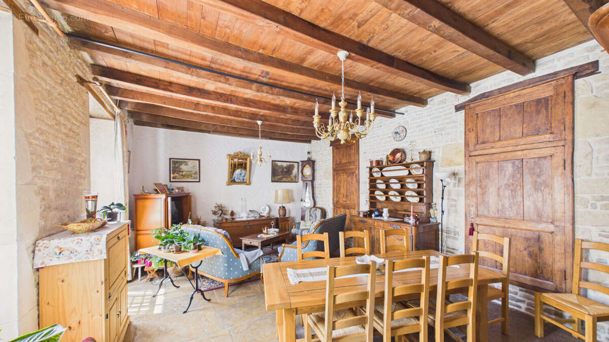 Maison à CHIZE