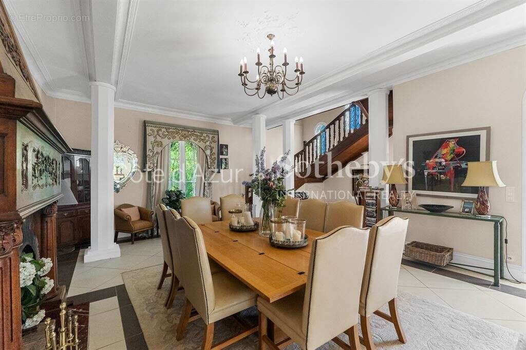 Maison à MANDELIEU-LA-NAPOULE