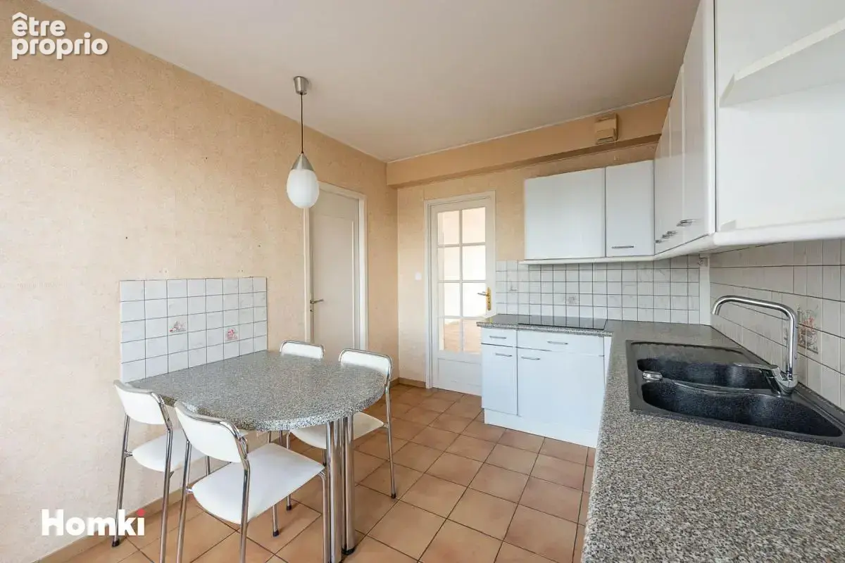 SAINT-AMAND-LES-EAUX – Appartement duplex T3 avec terrasse, balcon, parking et ascenseur – Résidence recherchée - photo 9