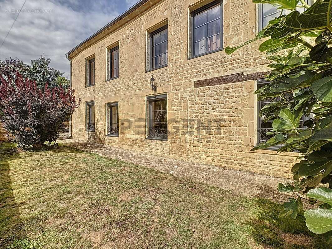 Maison à NOUVION-SUR-MEUSE