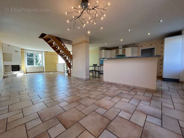 Maison à SAINT-GERMAIN-LE-CHATELET