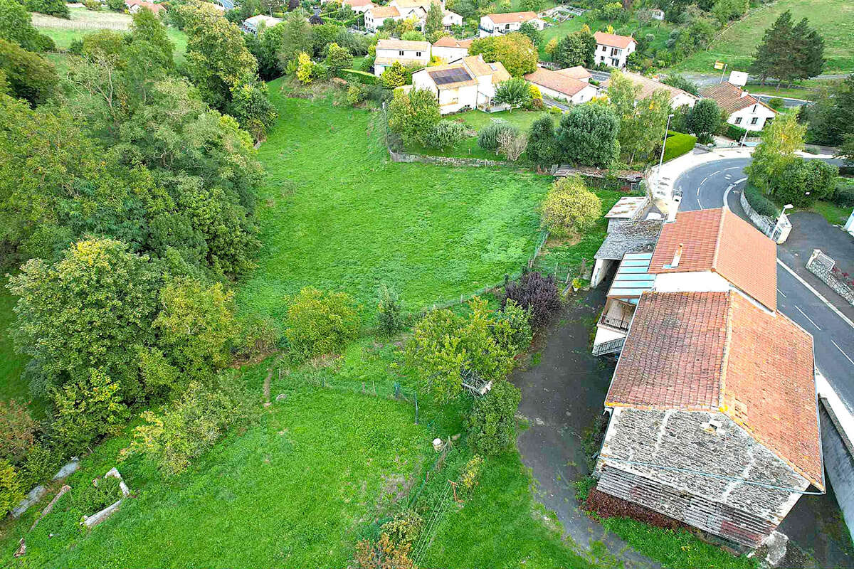 Maison à ESPALY-SAINT-MARCEL