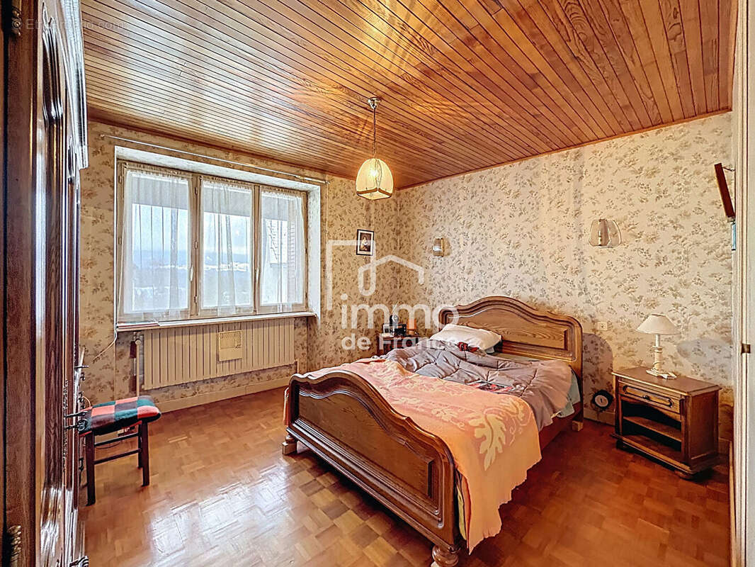 Maison à CHARIX