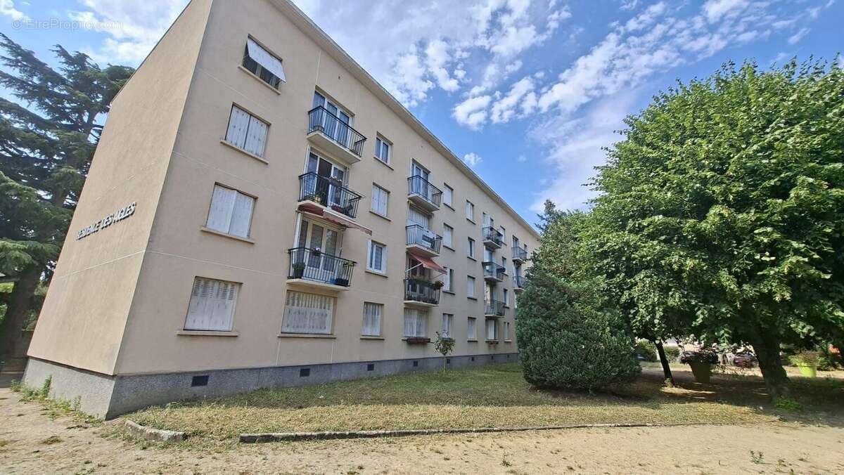 Appartement à LE BOURGET
