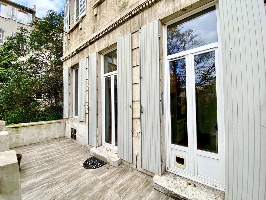 Commerce à MARSEILLE-1E