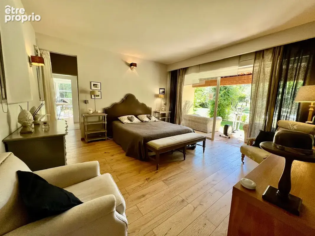 Villa moderne de 346m2 pleine de charme, au calme absolu situé à 500 mètres de Mougins - photo 14