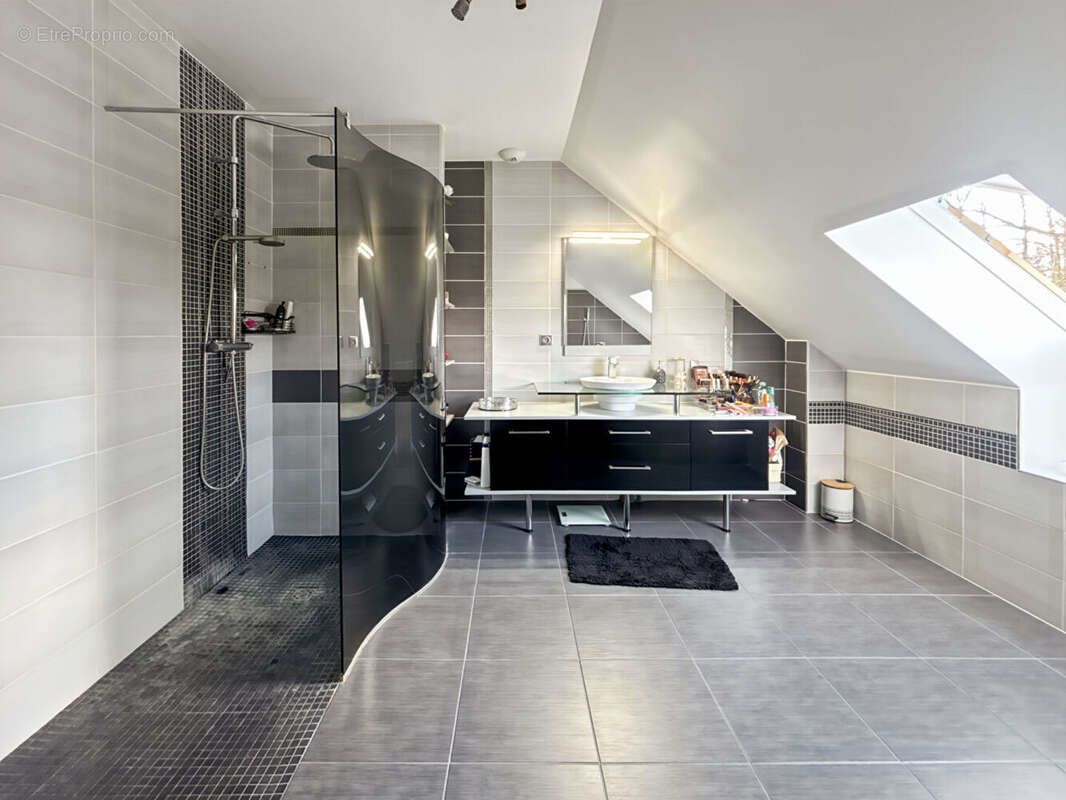 Maison à MENERVILLE