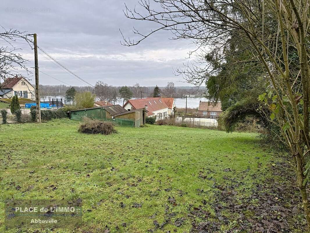 Terrain à MAREUIL-CAUBERT