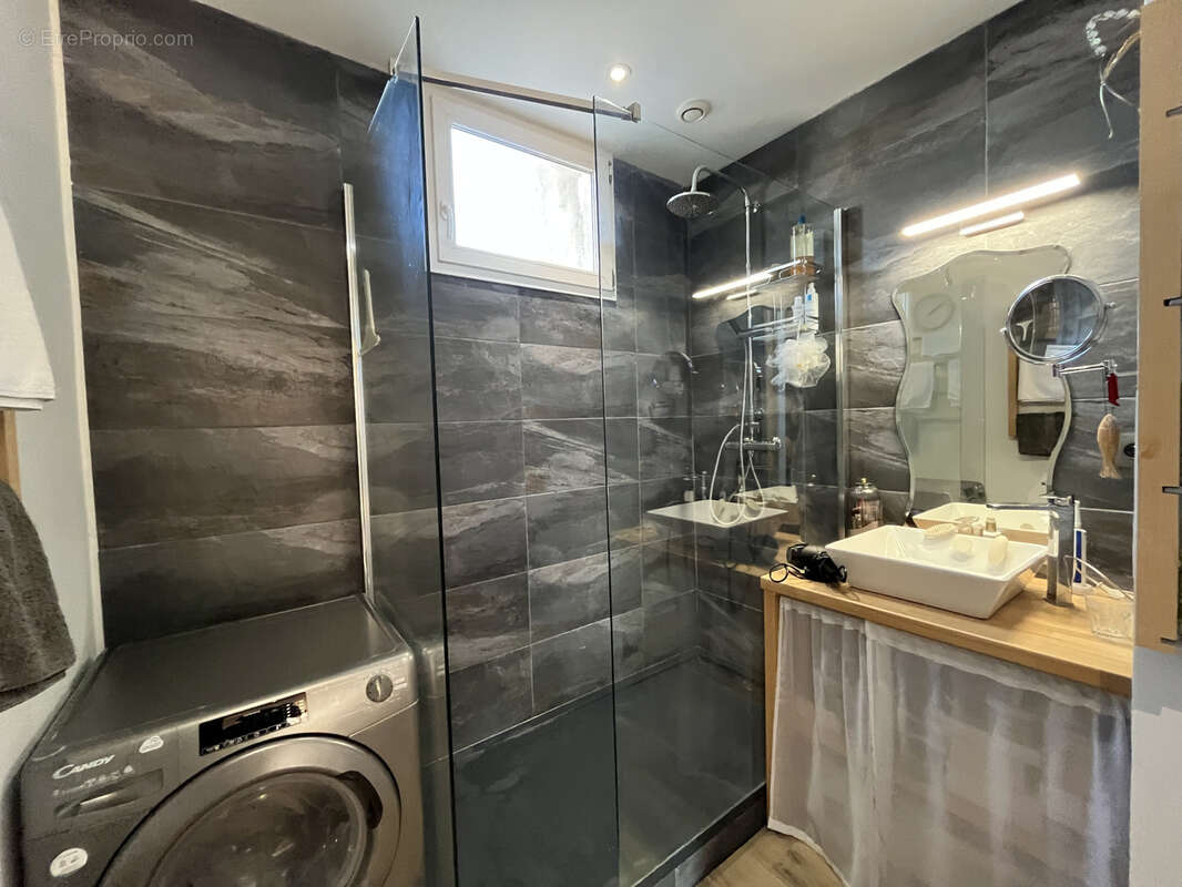 Appartement T3 - 86m2 - Immeuble Haussmannien - photo 10