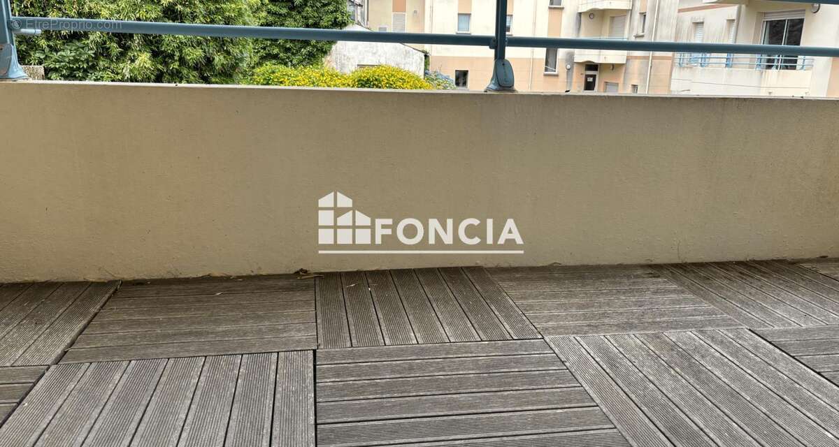 Fouesnant - Hypercentre - A Vendre - Appartement T3 de 74 m2 - Balcon - Ascenseur - Garage + Cave - photo 5