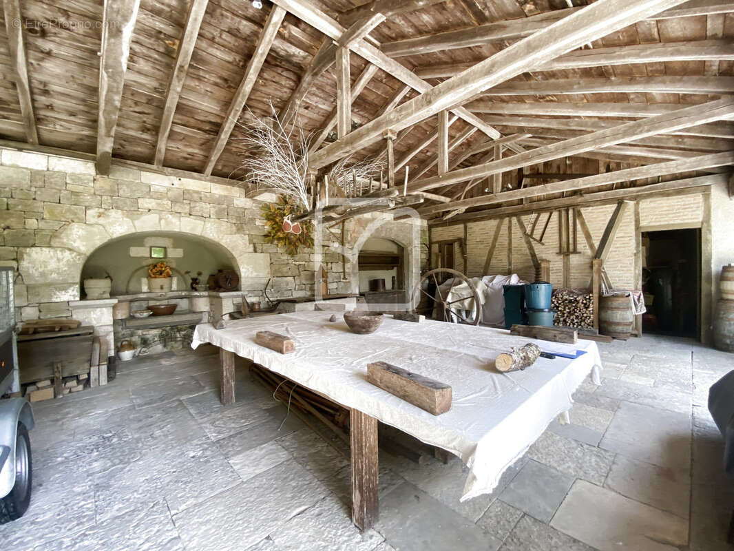 Maison à LATRONQUIERE