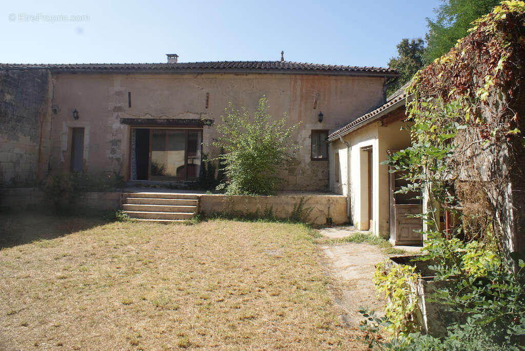 Chartreuse avec grand dependances et 6.1 ha - photo 22