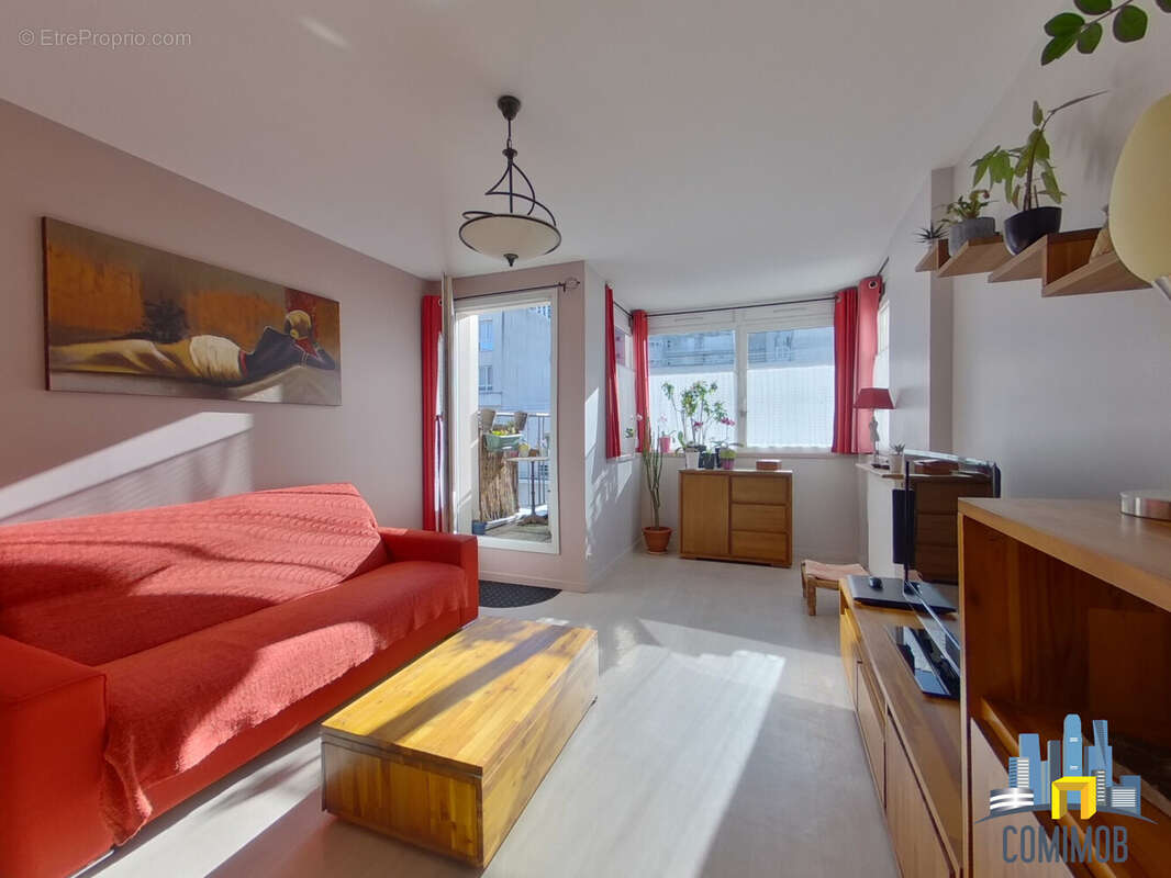 Appartement à COURBEVOIE