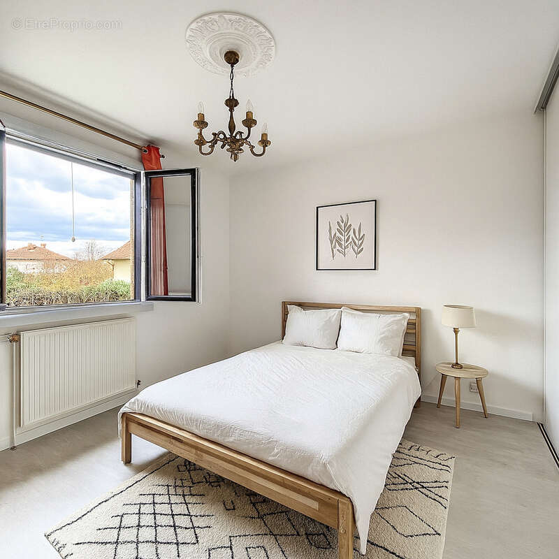 Maison à SAINT-GENIS-LAVAL