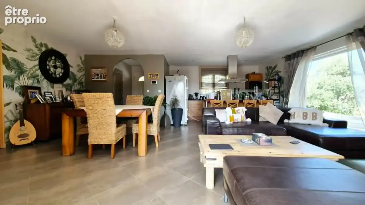 POUSSAN - Superbe villa de plain-pied  120 m² avec piscine et terrain de 1 300 m² - photo 3