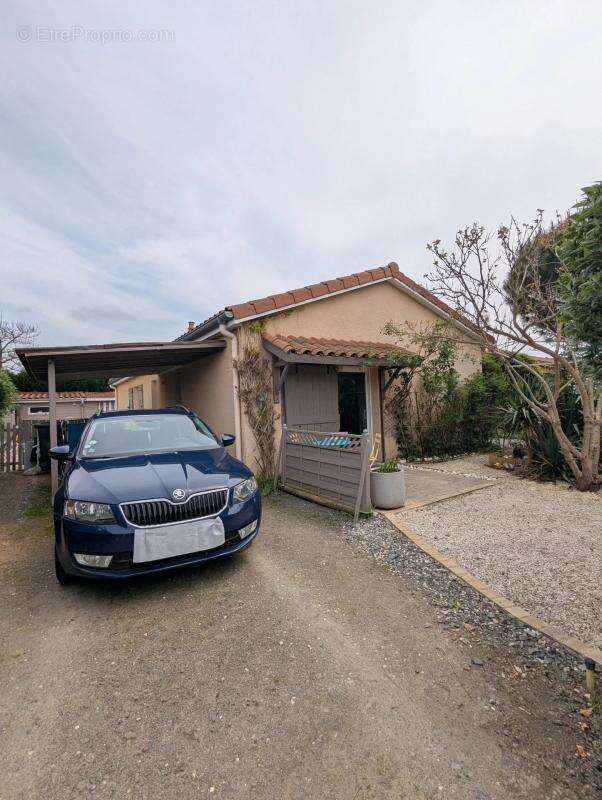 Maison à VEAUCHETTE