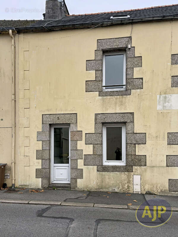 Maison à SAINT-VINCENT-SUR-OUST