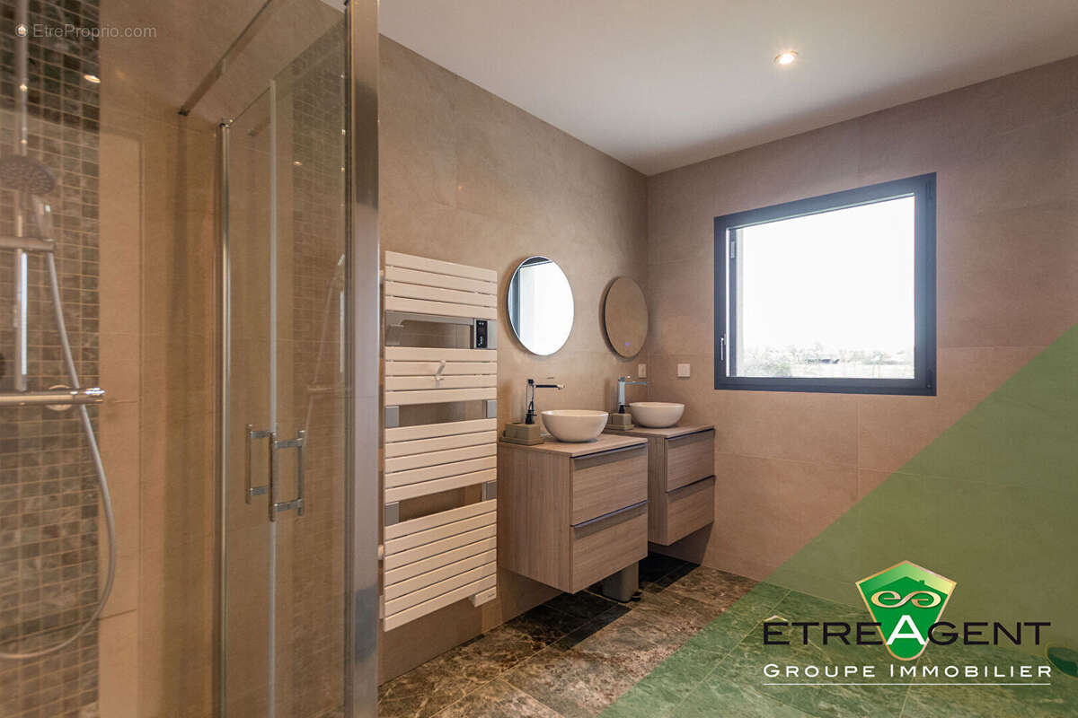 Maison de PLAIN-PIED - LA NEUVE LYRE - 190 m² - 5 chambres - photo 12