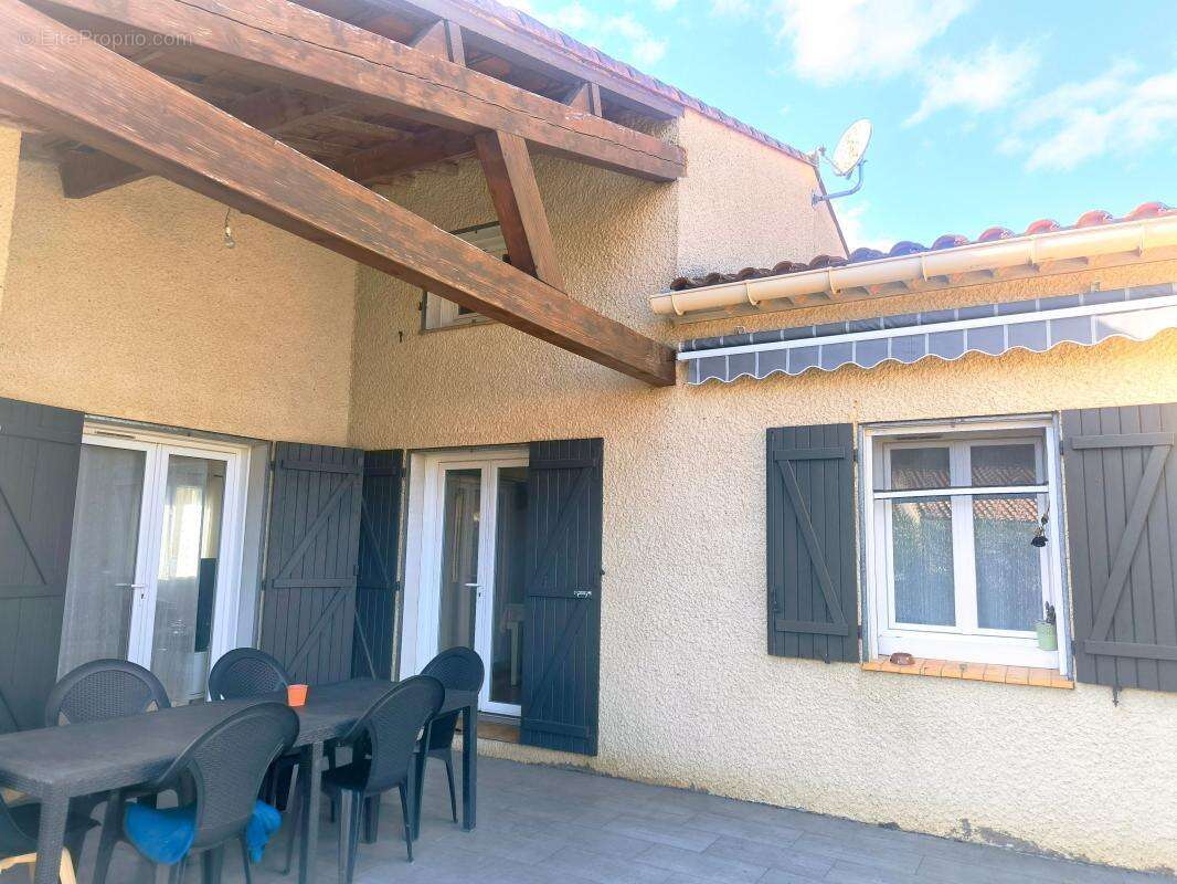 Maison à COURNANEL