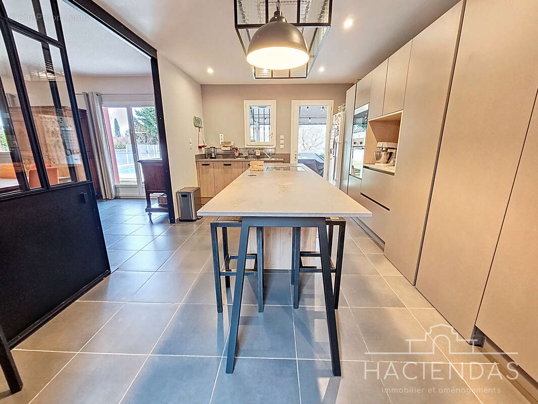 Maison à PELISSANNE