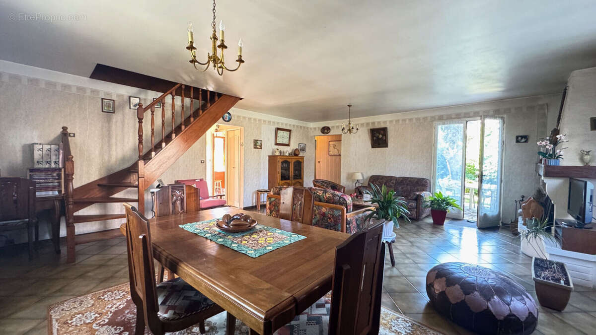 Maison à CORBEIL-ESSONNES