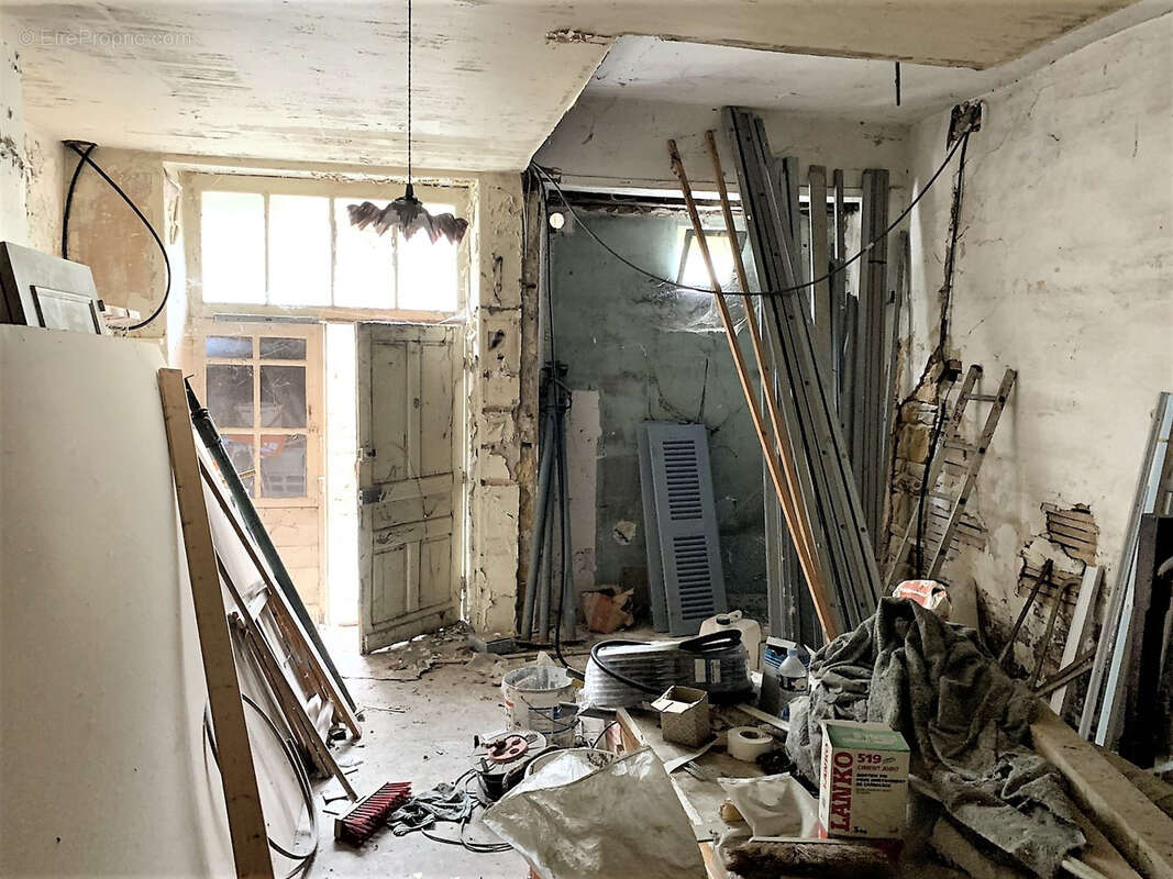 Maison à TERRASSON-LAVILLEDIEU