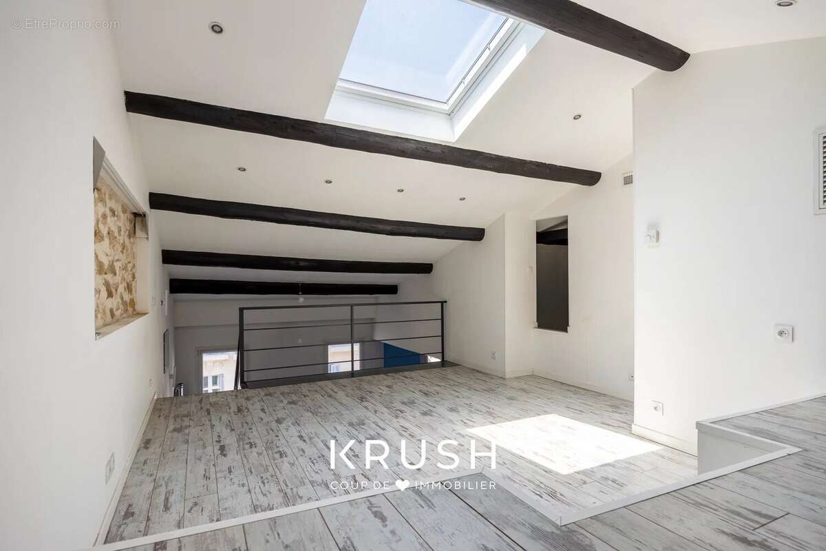 Appartement à MARSEILLE-6E