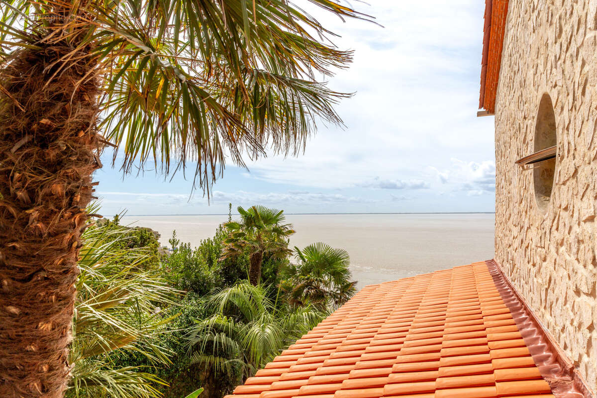 Maison à MESCHERS-SUR-GIRONDE