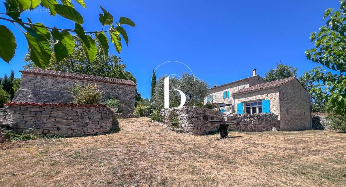 Maison 160 m² à Barjac  - photo 2