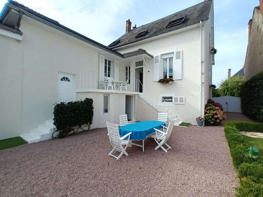 Maison à VARENNES-SUR-ALLIER