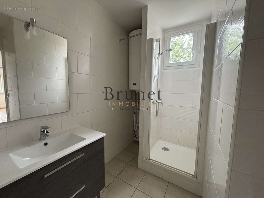 Appartement à SAINT-MAUR-DES-FOSSES