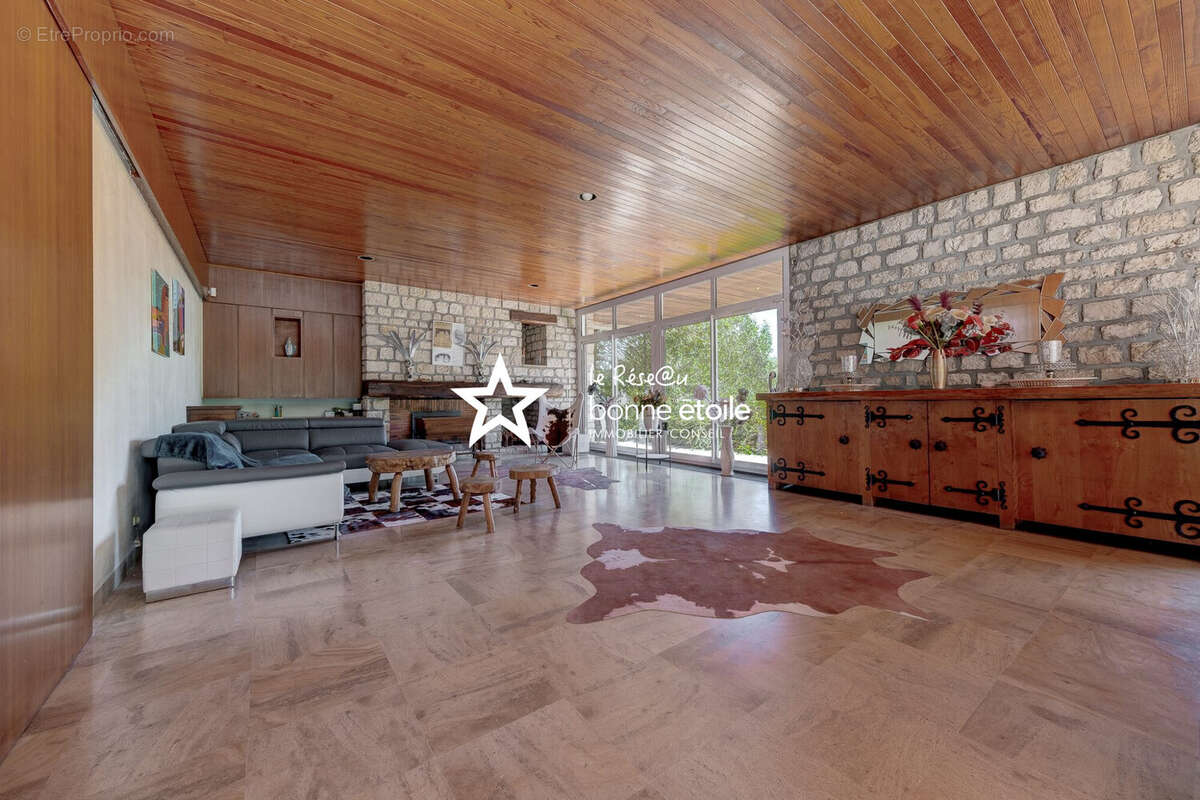 Maison à AUTRUY-SUR-JUINE