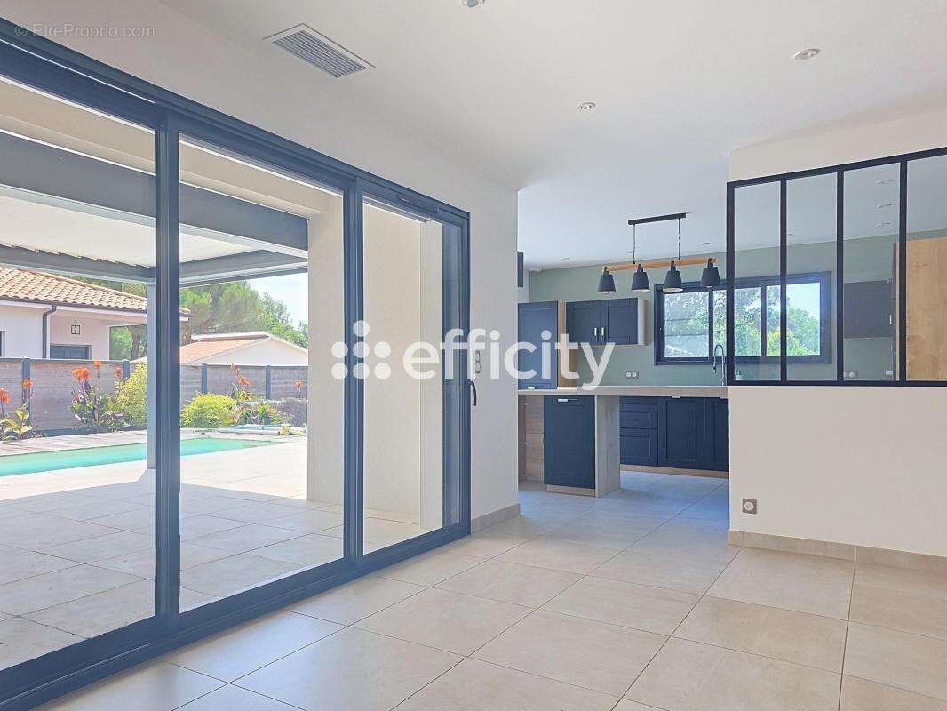 Maison 127 m² à Biganos  - photo 4