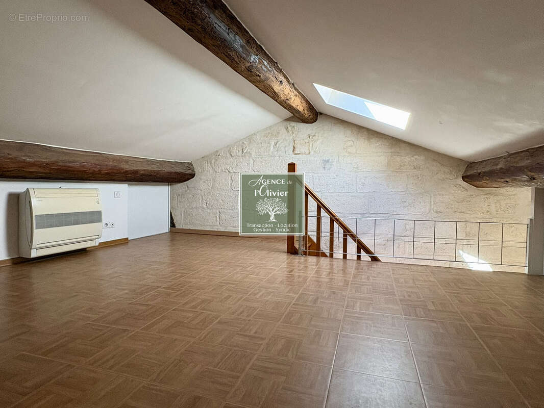 Appartement à FOURQUES