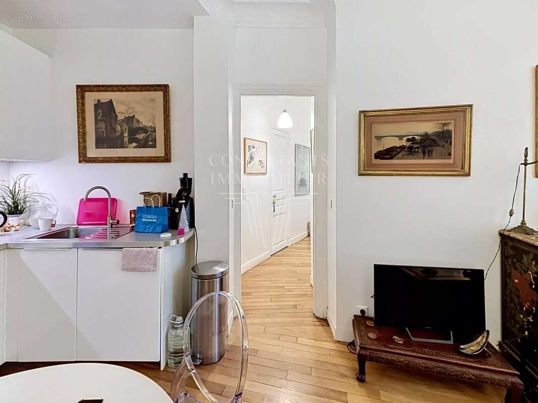 Appartement à PARIS-17E