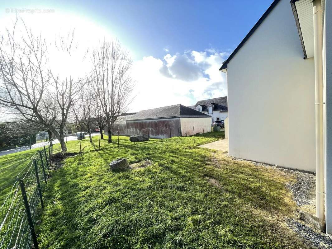 Maison 2003 - 3 chambres + garage + terrasse et jardin proche bourg – Theix - photo 17