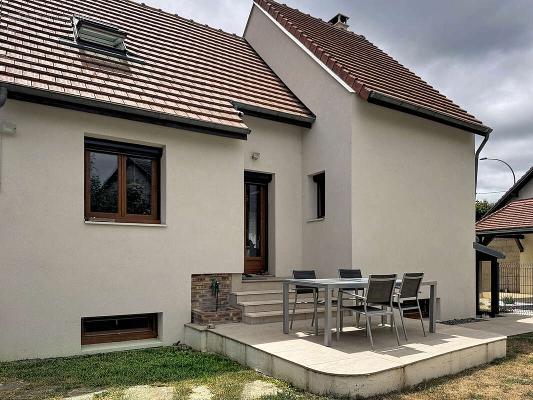 Maison à SAVIGNY-SUR-ORGE