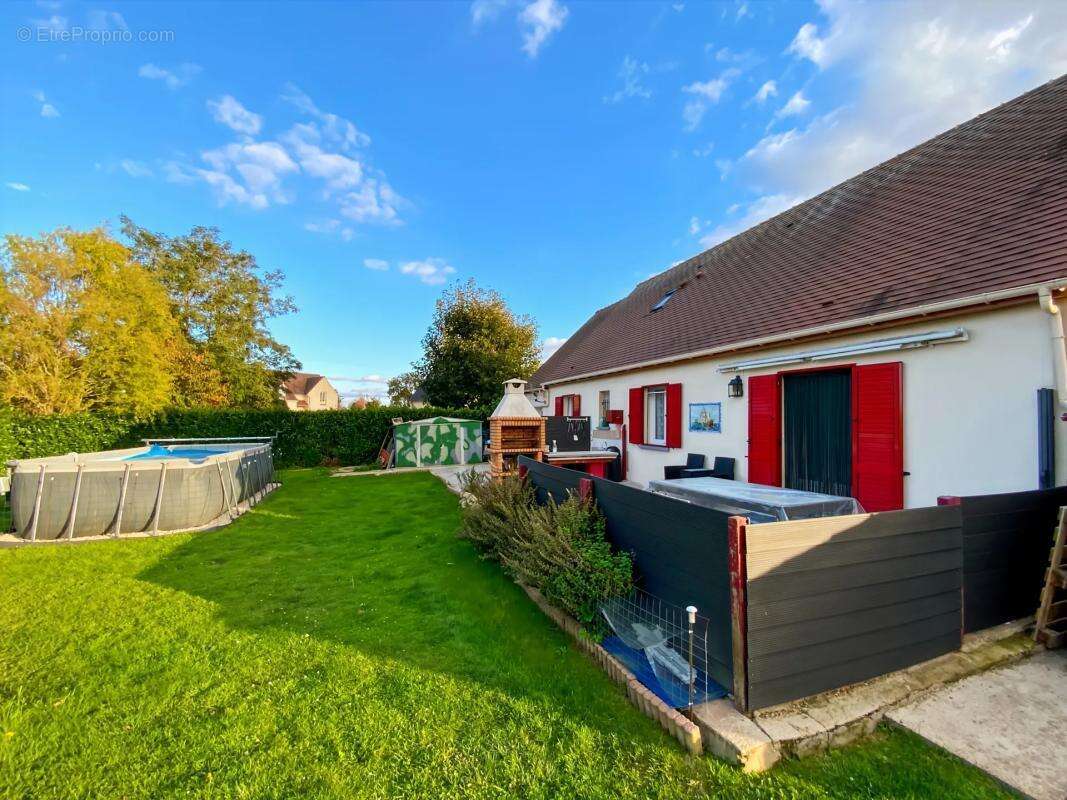 Maison à TRIZAY-LES-BONNEVAL