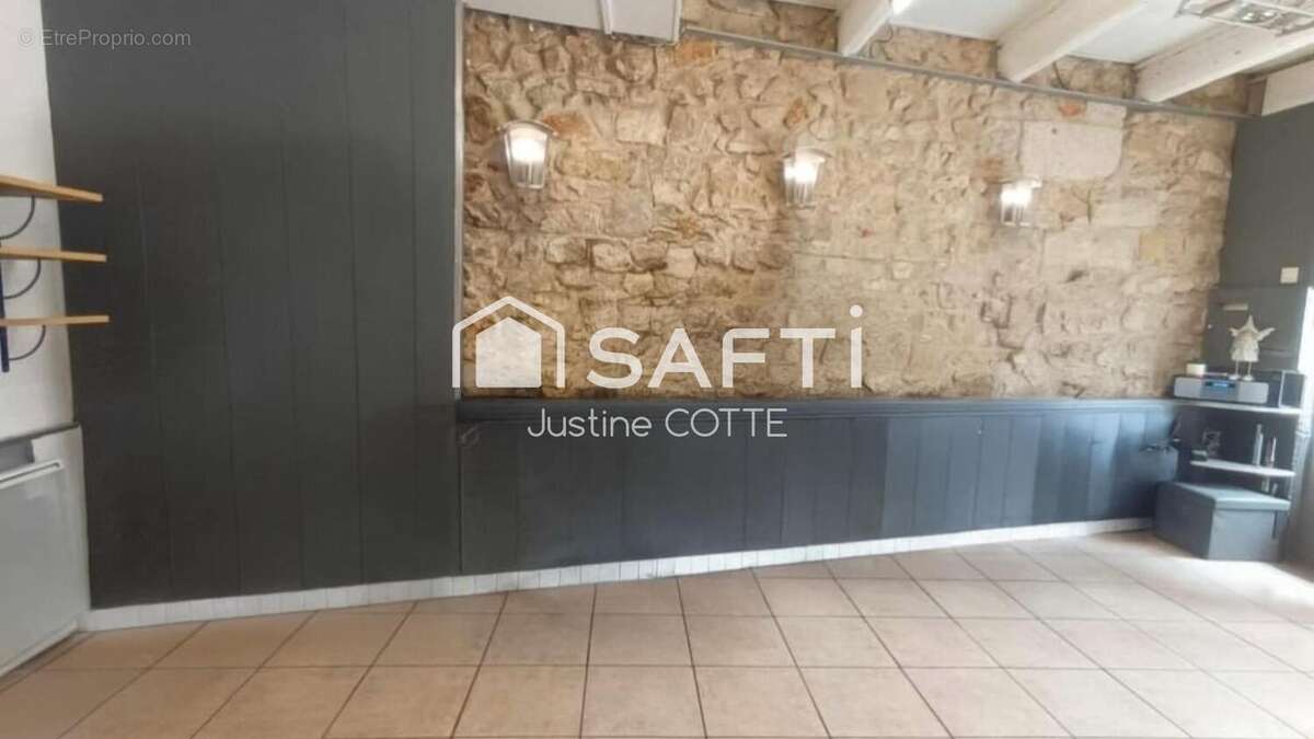 Photo 3 - Commerce à SAINT-JUST