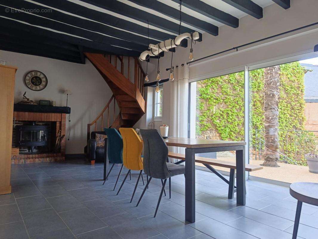 Maison à LA CHAPELLE-D'ALIGNE