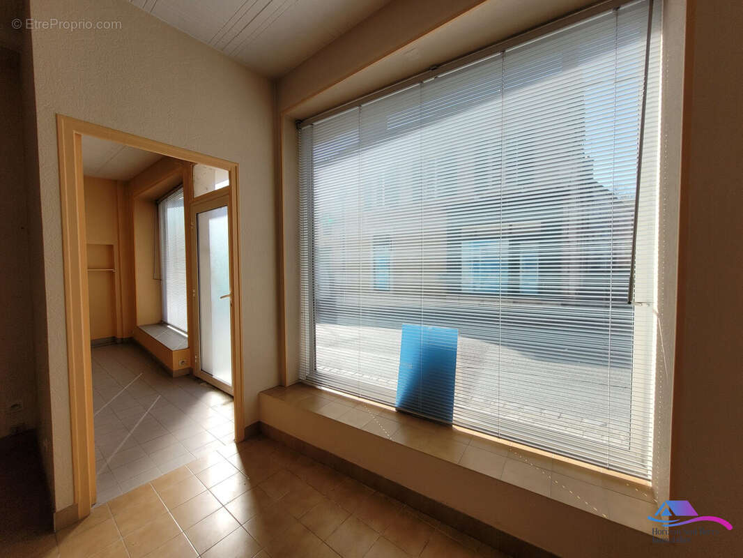 2eme pièce vitrine - Maison à CHATEAUMEILLANT