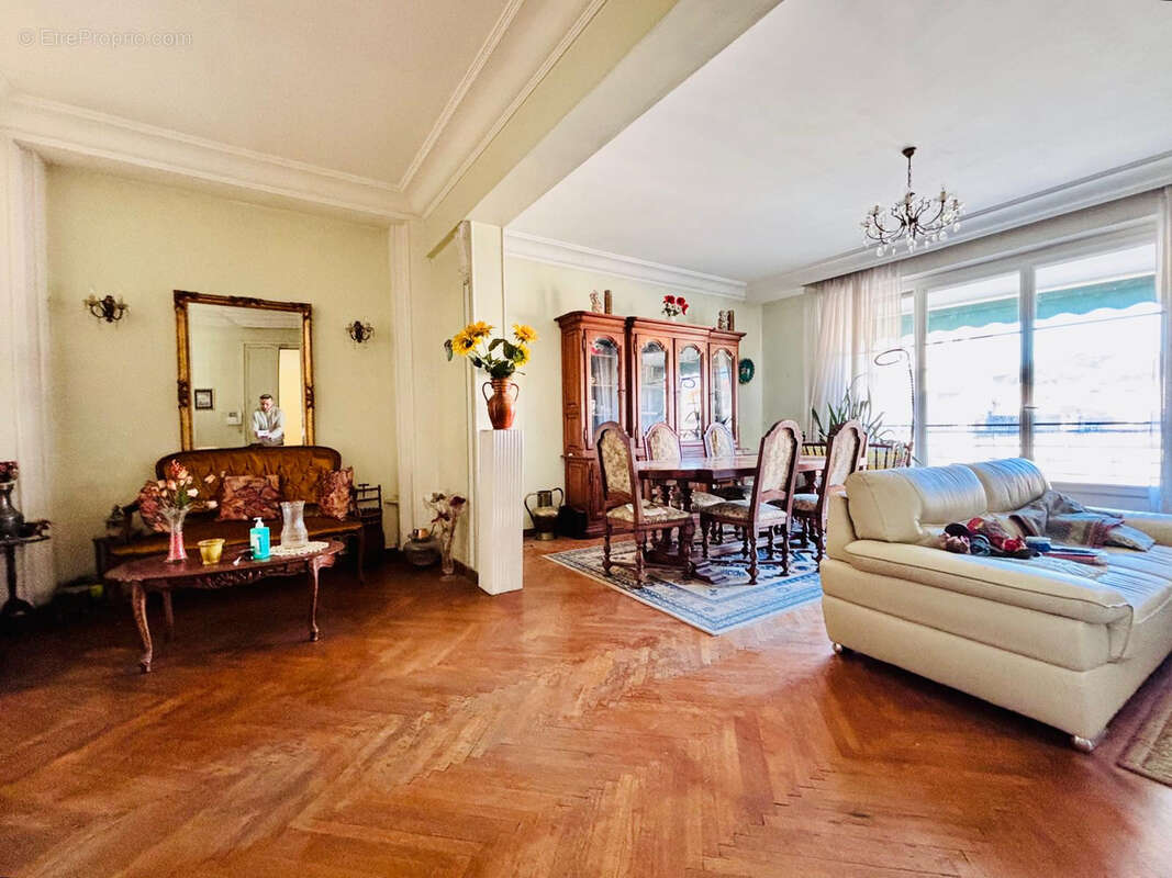 Appartement à MARSEILLE-8E