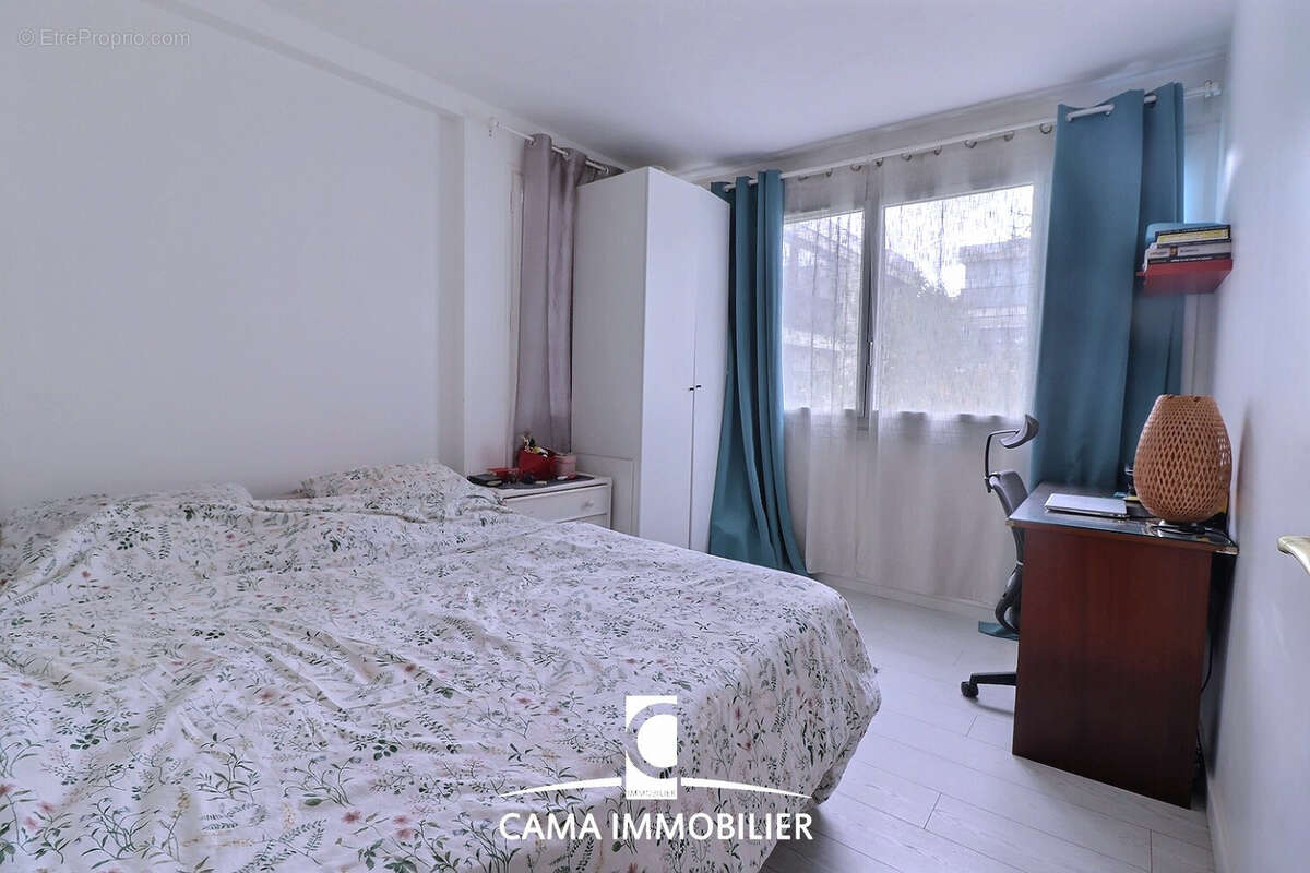 Appartement à FONTENAY-LE-FLEURY