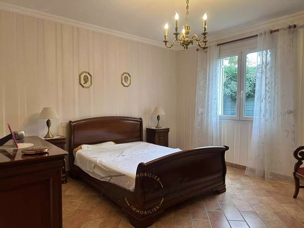 Maison à MONTELIMAR