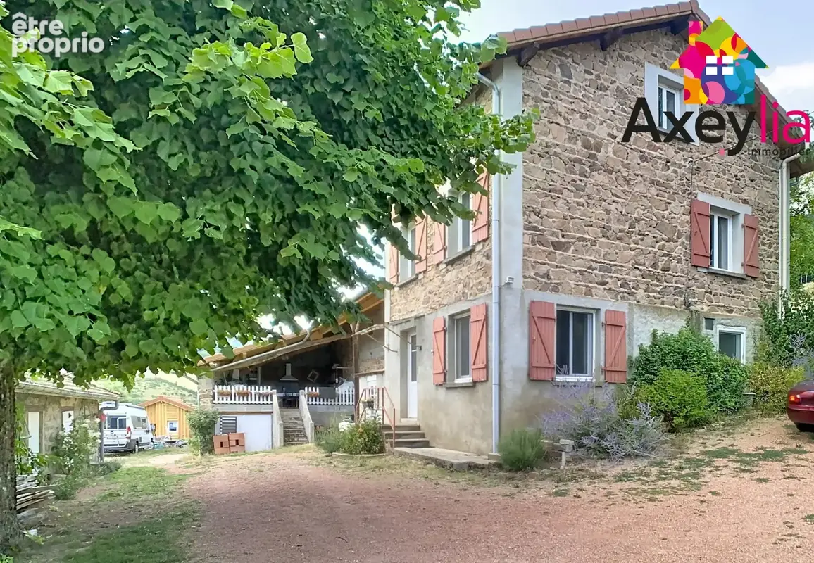A vendre- cherrier- ancien corps de ferme avec maison d'habitation, gite et dépendances - photo 3